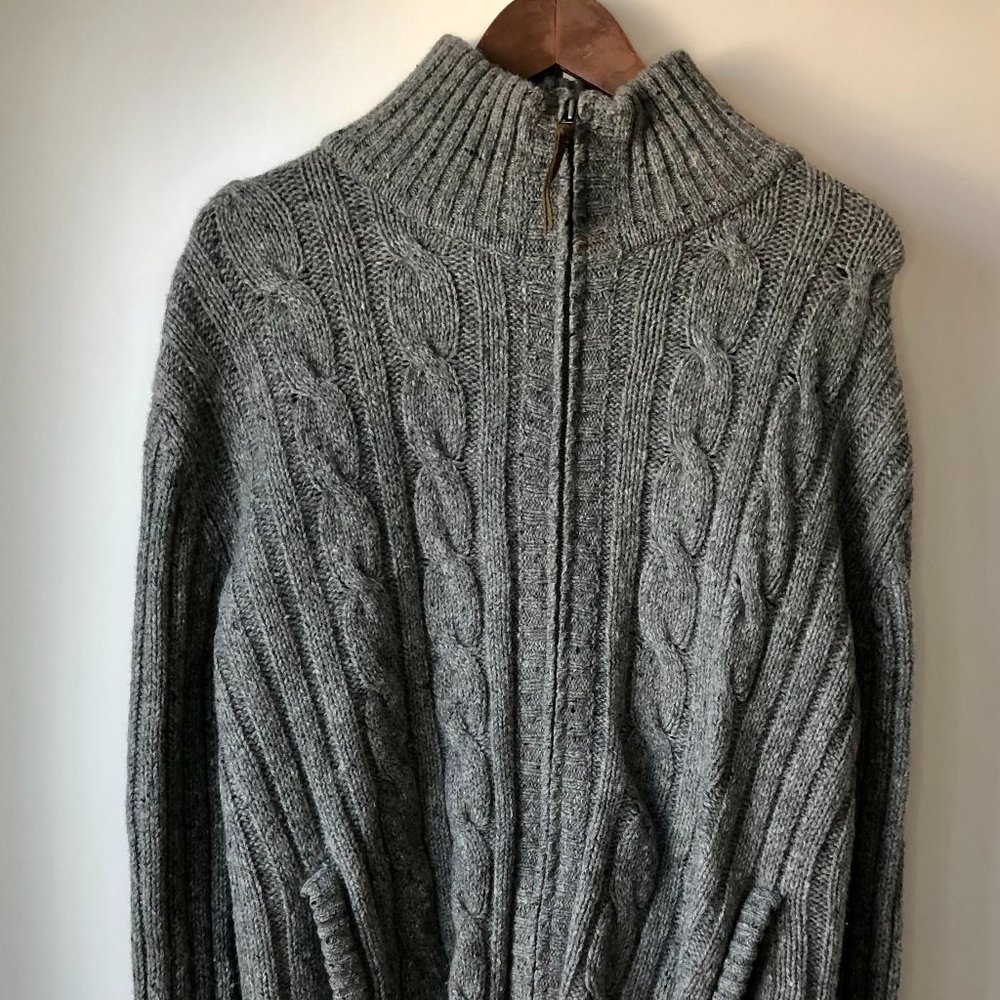 Lamb wool cable knit sweater